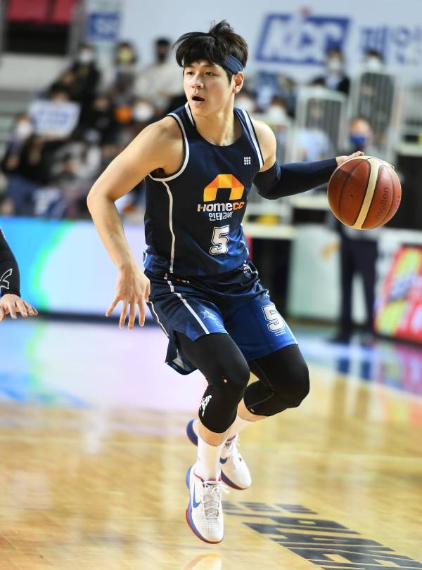 보상 선수로 원주 DB로 향하게 되는 유현준. 사진｜KBL