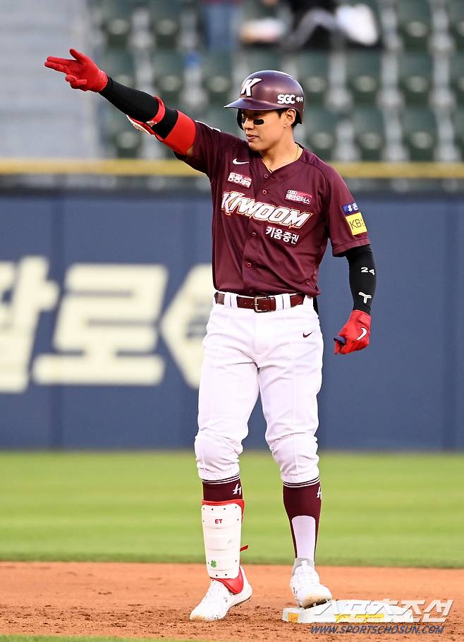 3회초 1사 만루 키움 송성문이 3타점 2루타를 치고 환호하고 있다. 잠실=허상욱 기자wook@sportschosun.com/2022.05.26/