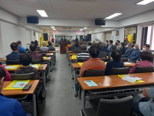 지난 25일 단양노인복지관 회의실에서 열린 제36기 대한노인회 단양군지회 부설 노인대학 입학식. 사진=단양군 제공.