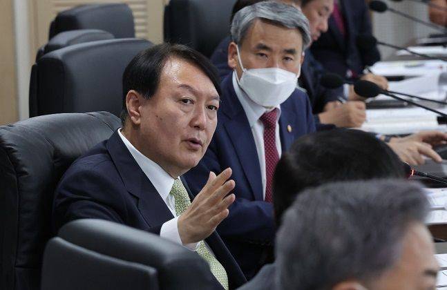 윤석열 대통령이 25일 서울 용산 대통령실 청사에서 국가안전보장회의(NSC)를 주재하고 있다. ⓒ대통령실