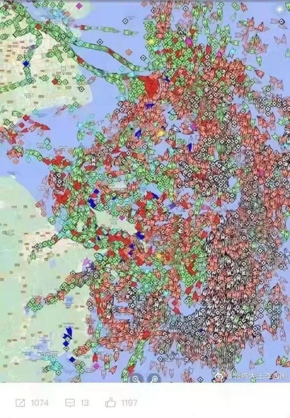 중국 상하이항 인근 해역에 대기 중인 것으로 알려진 선박 표시. 중국 인터넷 캡쳐.