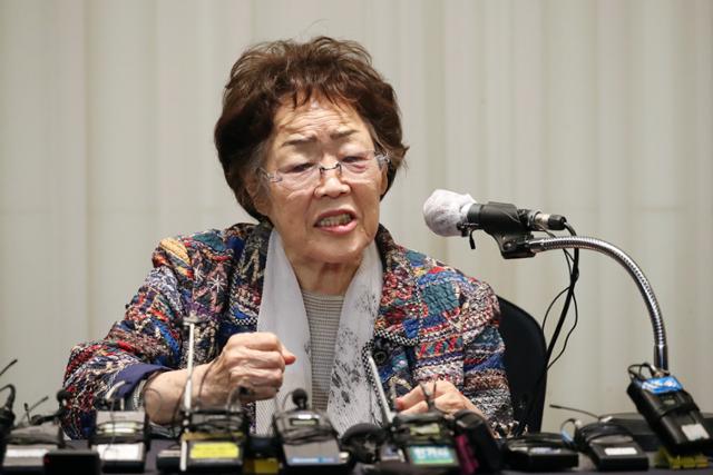 일본군 위안부 피해자 이용수 할머니가 지난 2020년 5월 25일 오후 대구 수성구 만촌동 인터불고 호텔에서 기자회견을 하고 있다. 한국일보 자료사진