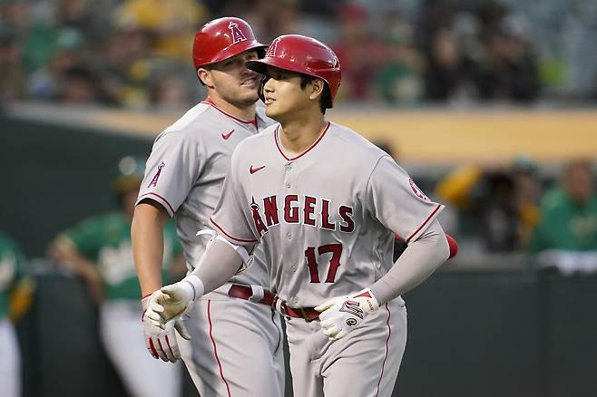 메이저리그 최고의 타자 트라우트(왼쪽), ‘투타 겸업’ 오타니(오른쪽)