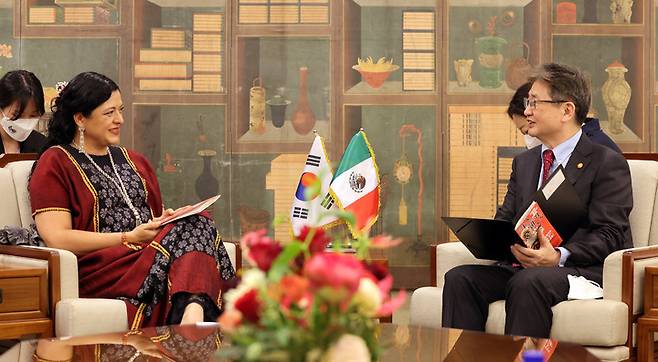 박보균 문체부 장관, 멕시코 장관과 면담. 2022.05.27.  (사진=문화체육관광부 제공) photo@newsis.com  *재판매 및 DB 금지