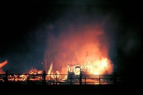 1944년 2월 계속 전쟁에서 소련군의 폭격을 받아 불타는 헬싱키 시가지 [핀란드 국방부 전시사진아카이브·SA-kuva·재판매 및 DB 금지]