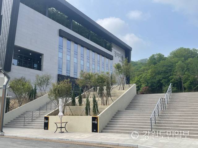 ▲ 춘천시 남산면에 위치한 강아지숲 테마파크