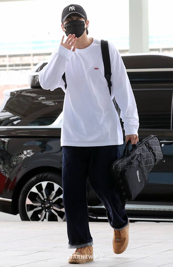 방탄소년단 정국 '수수한 공항패션'[★포토]
