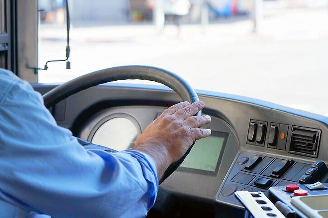 버스 운전기사에 대한 업무시간 외 교육이 근로시간에 포함된다는 대법원 최초 판단이 나왔다. 게티이미지뱅크