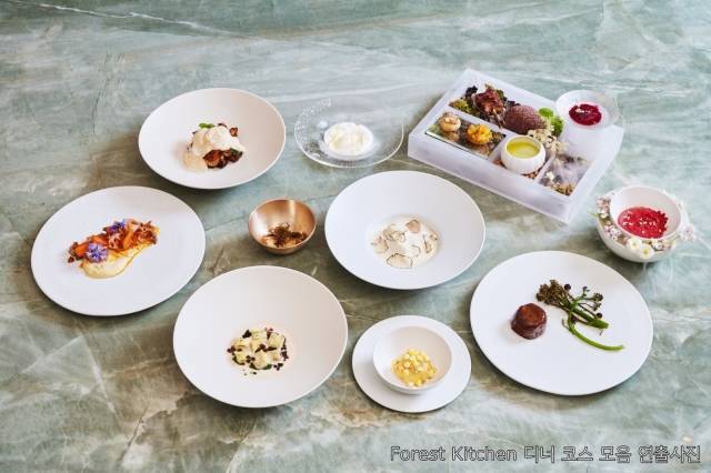 농심이 오는 27일 서울 잠실 롯데월드몰에 오픈하는 비건 레스토랑 ‘포리스트 키친’의 저녁 코스 메뉴. 농심 제공