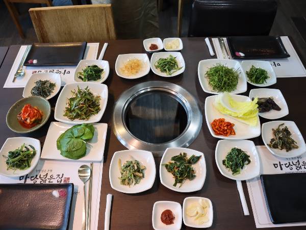 마당넓은집에서 제공하는 메뉴./사진=다이어리알