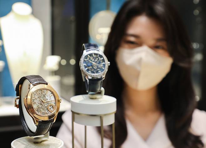 명품 시계 브랜드가 참여하는 현대백화점 '럭셔리 워치·주얼리 페어'. /연합뉴스