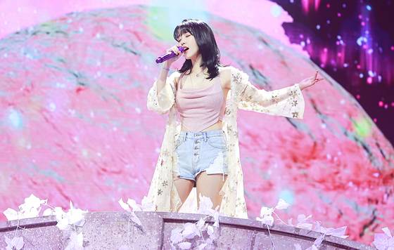 Singer IU [ILGAN SPORTS]