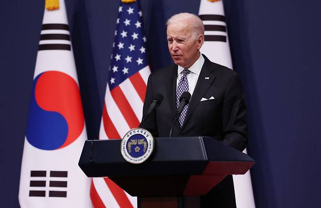 조 바이든 미국 대통령이 21일 서울 용산 대통령실 청사에서 열린 한미 정상 공동기자회견에서 발언하고 있다. [연합]