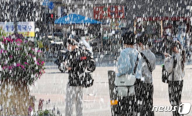 대전지역 최고기온이 28도까지 오르며 초여름 날씨를 보이겠다. © News1 김기태 기자