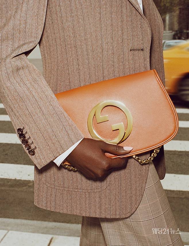 사진 : 구찌(Gucci), 구찌 블론디(Gucci Blondie) 컬렉션 '핸드백 라인' 광고 캠페인 (사진제공 : 구찌)