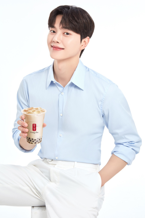 글로벌 티(Tea) 음료 전문 브랜드 공차코리아가 배우 '송강'을 새로운 브랜드 모델로 발탁했다.  (공차코리아 제공)