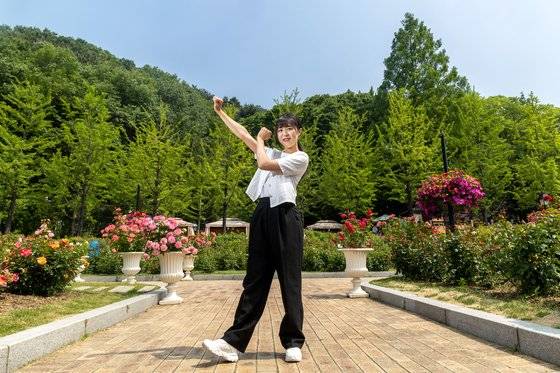 '소울리스좌' 김한나씨는 최근 에버랜드 홍보팀 캐스트로 보직을 옮겼다. 앞으로는 에버랜드의 유튜브 채널 '티타남'에서 영상 기획과 출연을 맡는다. 장진영 기자