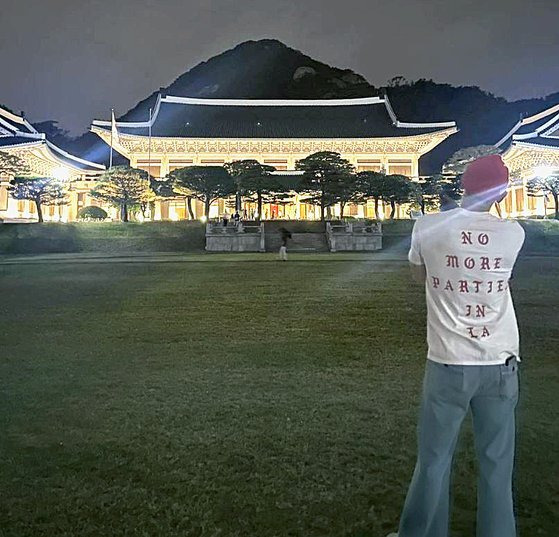 Rain hints at his upcoming solo performance at Cheong Wa Dae on Instagram. (Rain’s Instagram)