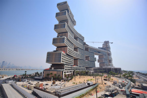 쌍용건설이 오는 7월 준공할 예정인 아랍에미리트(UAE) 두바이 로열 애틀랜티스 호텔 전경.