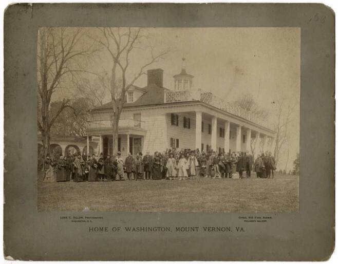사진은 박정양이 공사관원들과 함께 1888년 4월26일(양력) 버지니아 마운트 버넌에 위치한 미국 초대 대통령인 조지 워싱턴의 고택을 방문한 모습. /주미대한제국공사관 제공
