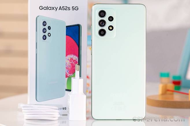 삼성전자의 중저가 스마트폰 ‘갤럭시A52s 5G’. [GSM아레나 홈페이지]