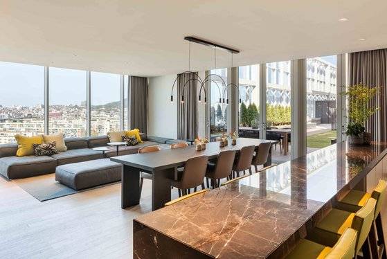 안다즈 서울 강남의 스위트룸인 ‘강남 펜트하우스’. [사진 안다즈 서울 강남]