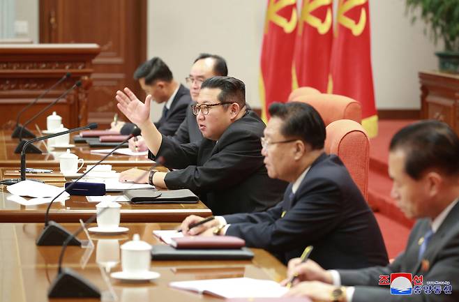 North Korean leader Kim Jong-un speaks during a plenary session of the central committee of the ruling Workers‘ Party in Pyongyang on Dec. 27. (Yonhap)