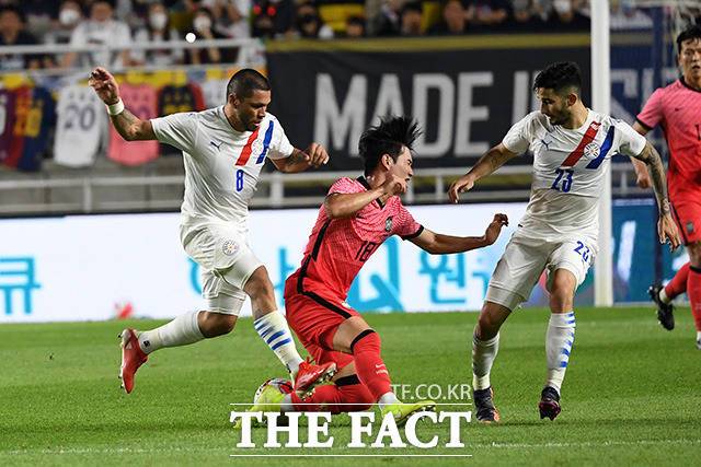 그리고 점점 더 거칠어지는 파라과이의 플레이.