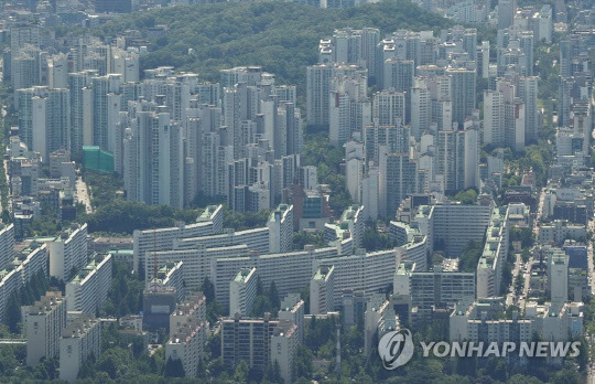 롯데월드타워 전망대 서울스카이에서 바라본 서울 강남 일대의 모습. 연합뉴스