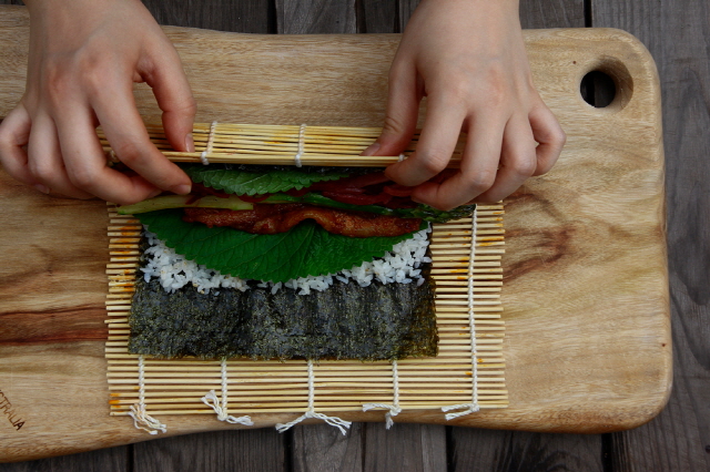 김밥은 식중독균이 증식하기 쉬운 음식이므로 위생적인 조리 및 빠른 섭취가 필수다./사진=클립아트코리아