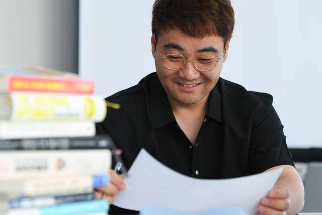 성원씨는 "누군가에게는 허무맹랑한 시도처럼 보일지 몰라도, 일단은 명랑하게 나아가고 싶다"고 말했다. 김하겸 인턴기자