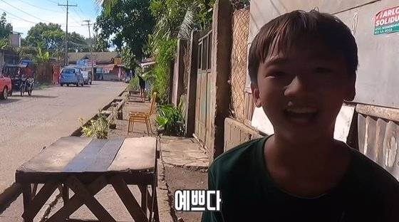 아버지가 한국인인 필리핀 코피노 소년 RJ(14). [유튜브 '필리핀 김마담' 캡처]