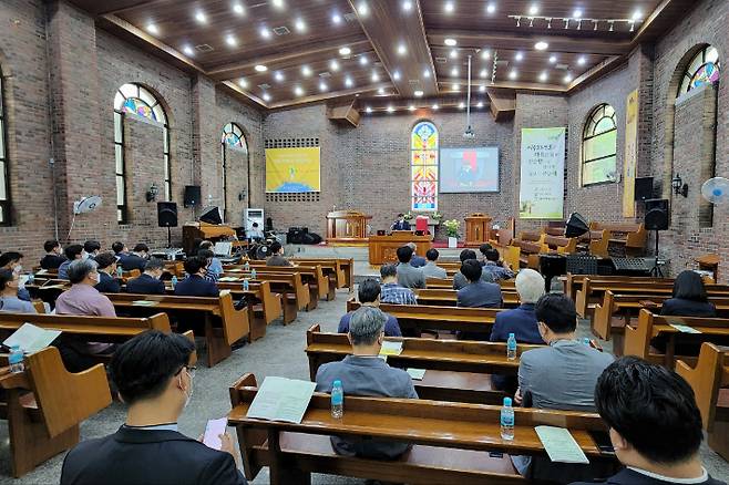 14일 경기 광명시 구름산교회에서 열린 '한반도의 화해와 평화를 위한 기도회'.