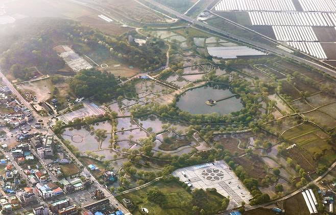 열기구에서 바라본 궁남지 [사진/진성철 기자]