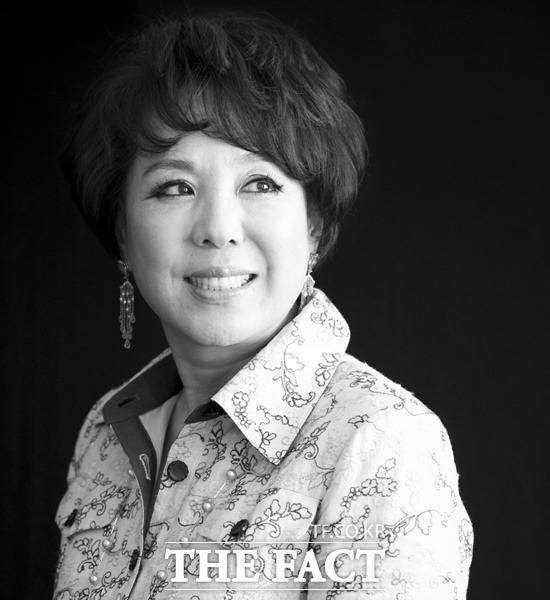 권성희는 사이다같은 보컬, 라틴 풍의 발라드 음악 스타일로 꾸준한 사랑을 얻었다. 또 그룹 당시보다 솔로 활동으로 더 도드라졌다. 그가 꼽는 인생곡은 댄스풍 트로트 '하이난 사랑'. /더팩트 DB