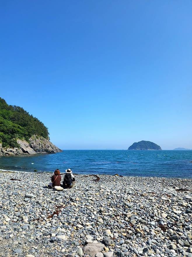 연대도 넓은 몽돌해변