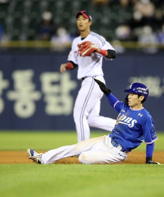 5월 27일 LG전에서 도루를 하는 삼성 김지찬. [사진 삼성 라이온즈]