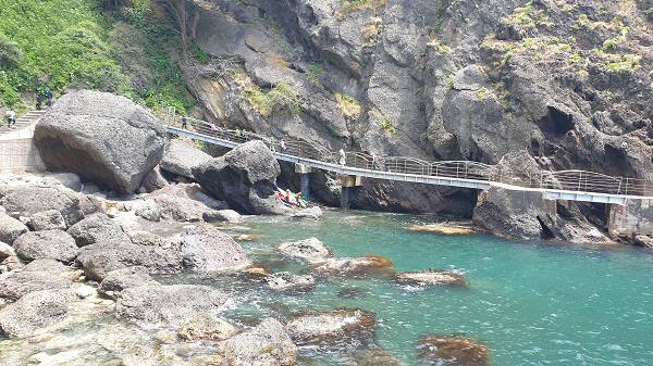 도동항에서 내려갈 수 있는 행남 해안산책로 모습/김찬호 기자