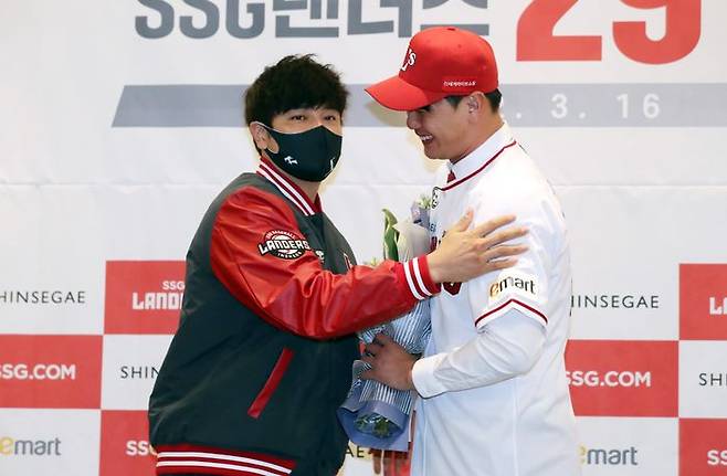 인천에는 KBO리그 슈퍼스타 추신수, 김광현도 있다. ⓒ 뉴시스