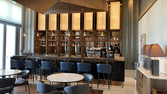 The Wine & Whiskey Bar at Lotte Hotel Jeju [LEE SO-AH]