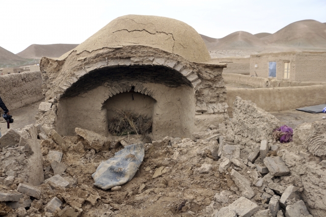 아프가니스탄 서부 바드기스에서 지난 1월 발생한 지진으로 무너진 가옥 자료사진. AP뉴시스