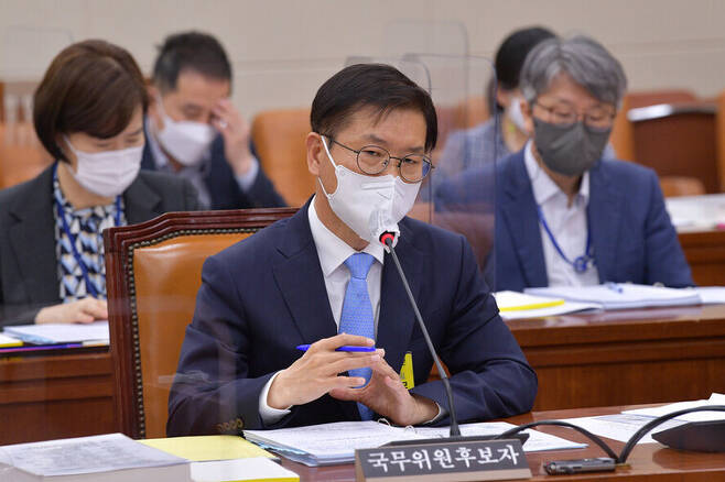 이정식 고용노동부 장관 후보자가 지난 5월 여의도 국회에서 열린 인사청문회에서 의원들의 질의에 답변하고 있다. 연합뉴스