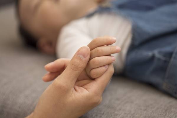 생후 105일이 지난 딸을 역류방지쿠션에 잘못 눕혀 질식으로 숨지게 한 혐의로 재판에 넘겨진 20대 남성이 23일 항소심 재판에서 실형을 선고받았다. 사진은 기사내용과 무관. /사진=이미지투데이