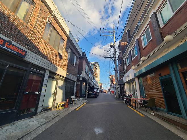 한남 2구역 내 상가와 주택들. 서영상 기자