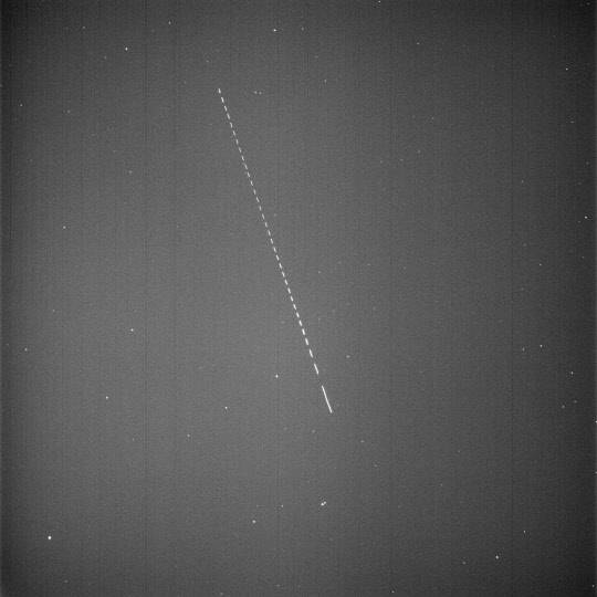 한국천문연구원은 지난 21일 발사에 성공한 누리호의 성능검증위성, 위성모사체, 발사체 3단 등을 OWL-Net으로 관측하는 데 성공했다. 사진은 누리호 발사체 3단을 포착한 사진



천문연 제공