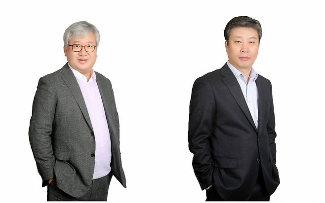 왼쪽부터 김충호 리딩투자증권 대표이사 총괄부회장, 최규원 리딩투자증권 대표이사 사장/사진제공=리딩투자증권