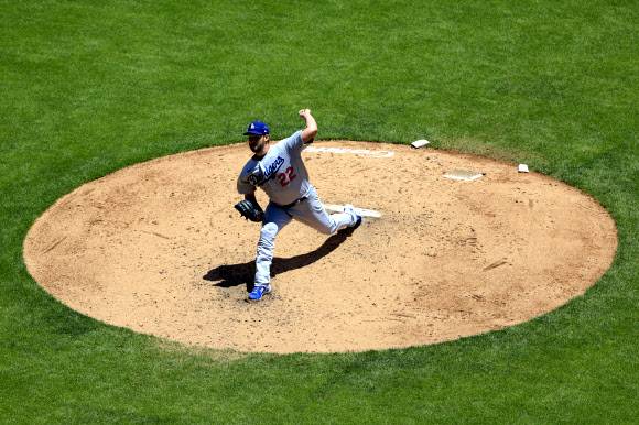 역투하는 클레이턴 커쇼