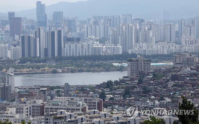 서울 아파트 매수심리 7주 연속 위축 남산에서 바라본 서울 아파트 단지 등 주택가 모습. 
[연합뉴스 자료사진]