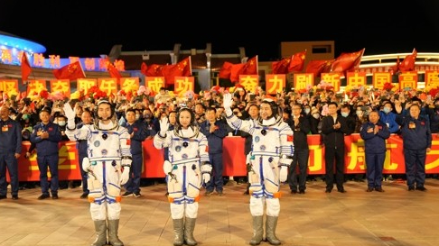 중국 '선저우 13호'의 우주비행사들. [이미지출처=연합뉴스]