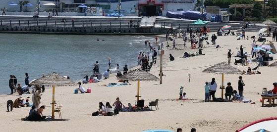 부산 광안리해수욕장. 송봉근 기자